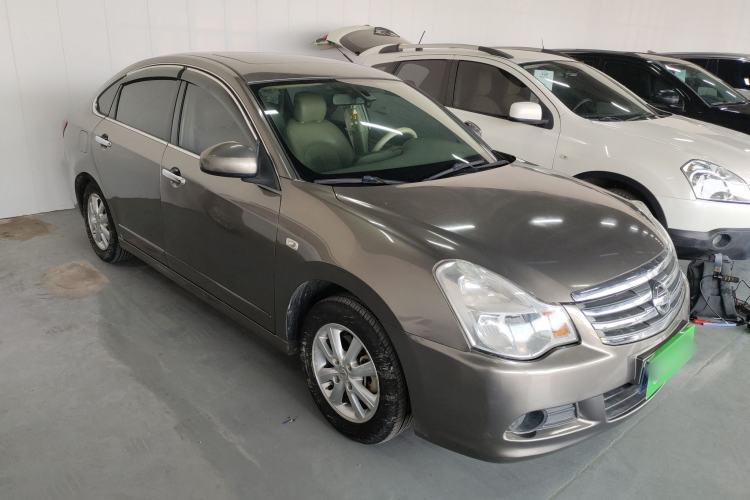 Used Nissan Sylphy 2012 Classic 1.6 XL Automatic Luxury Edition Front Right 45 Deg