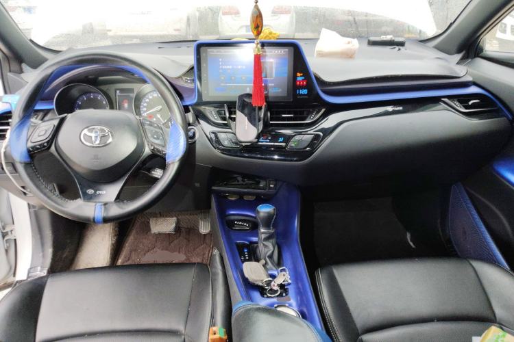 Used Toyota C-HR 2018 2.0L Leading with Sunroof China VI Standard
