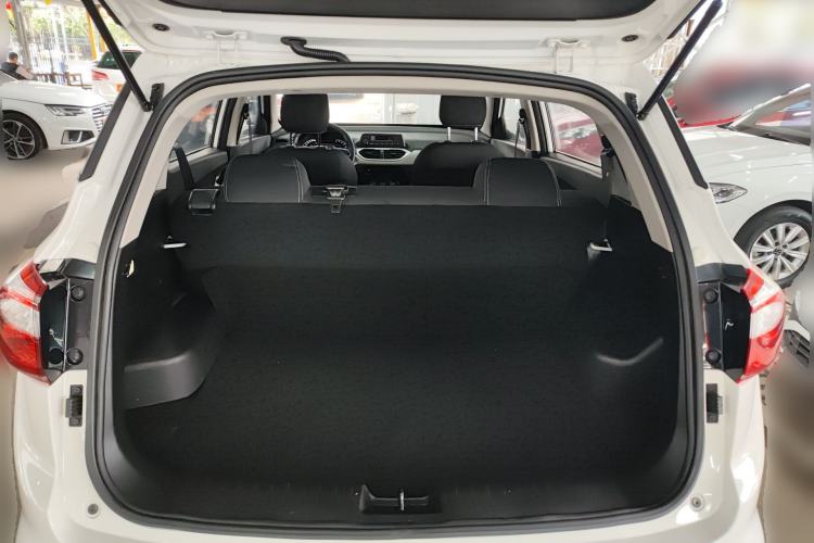 Used Baojun 510 2017 1.5L manual Comfort trim Trunk