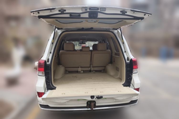 Used Toyota Land Cruiser 2015 4.0L V6 Middle East Low-Trim Version Trunk