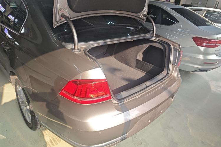 Used Volkswagen Magotan 2016 1.8TSI Smart Comfort Model
