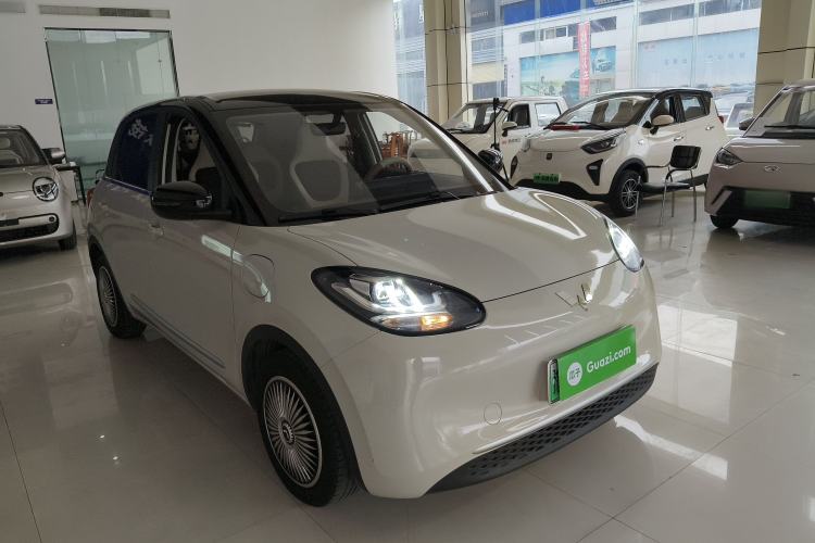 Used Wuling Bingo 2023 203km Light Edition Front Right 45 Deg