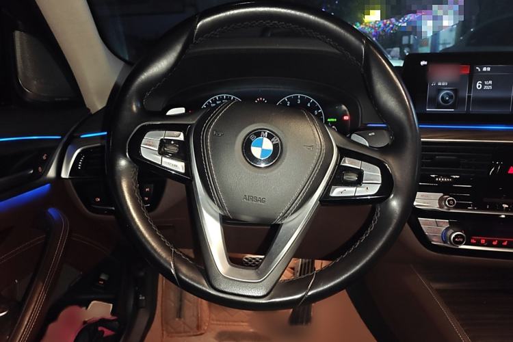 Used BMW 5 Series 2019 Facelifted 530Li Luxury Edition Premium Package
