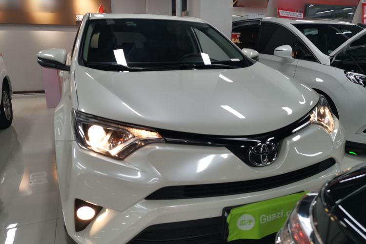 Used Toyota RAV4 2019 2.0L CVT Two-Wheel Drive Pioneer Edition China V Standard
