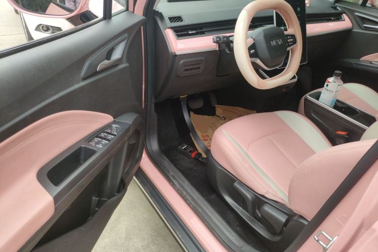 Used NETA V 2022 Chao 400 Lite Pink Custom Edition Driver Seat