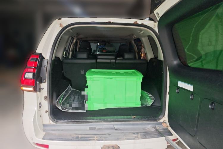 Used Toyota Prado 2016 2.7L Automatic Standard Edition Trunk