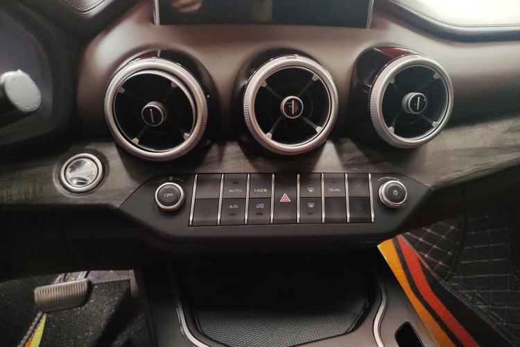 Used Wey VV7 2019 Upgraded Model 2.0T Ultra-Luxury Version China V Standard