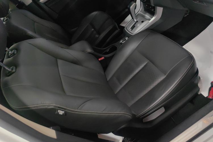 Used Isuzu mu-X 2015 2.5T Two-Wheel Drive Automatic Luxury Edition 7 Seats