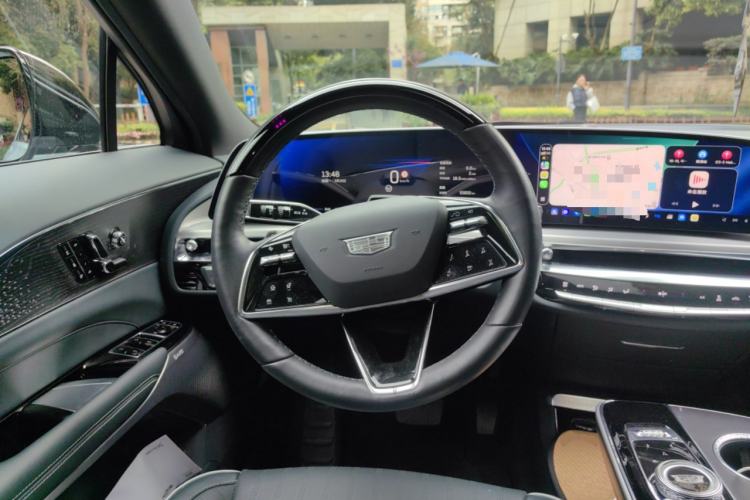 Used Cadillac LYRIQ 2022 Four-Wheel-Drive High-Performance Deluxe Edition Steering Wheel