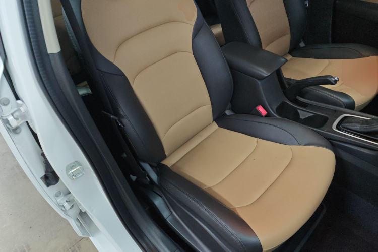 Used Chevrolet Monza 2020 320 Automatic Enjoyment Edition Right Front Seat