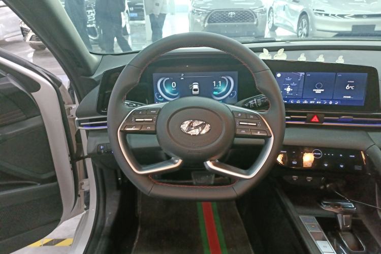 Used Hyundai Elantra 2022 1.5L CVT 20th Anniversary Edition
