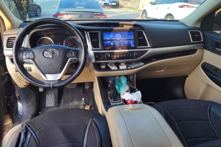 Used Toyota Highlander 2018 2.0T Two-Wheel Drive Elite Edition 7 Seats Emission Standard China V Center Console