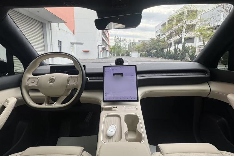 Used Nio ES6 2023 75 kWh Interior 8