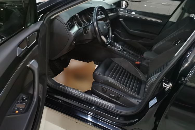 Used Volkswagen Magotan 2020 330TSI DSG Leading Model
