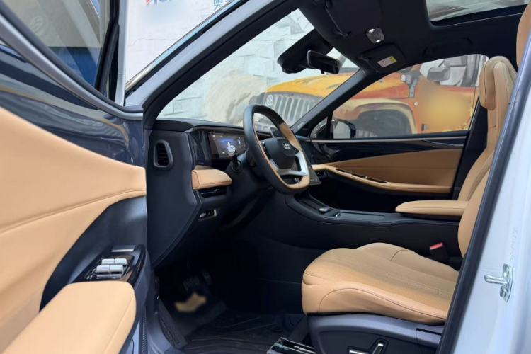 Used Geely Galaxy L7 2024 1.5T 115 km PLUS Dragon Edition Interior 2