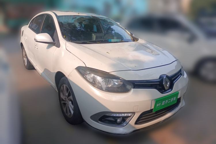 Used Renault Fluence 2015 2.0L Fashion Edition Front Right 45 Deg