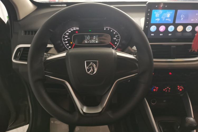 Used Baojun 510 2017 1.5L manual Comfort trim