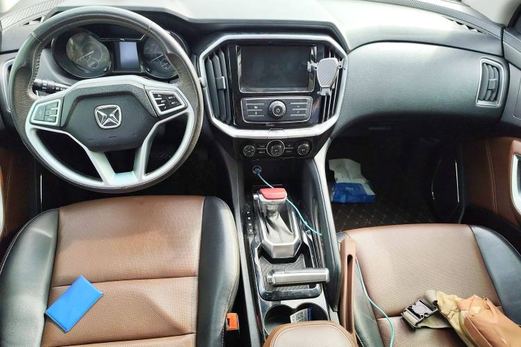 Used JMC Yusheng S350 2017 2.0T Automatic 2WD Diesel Luxury Version with Sunroof 7 Seats
