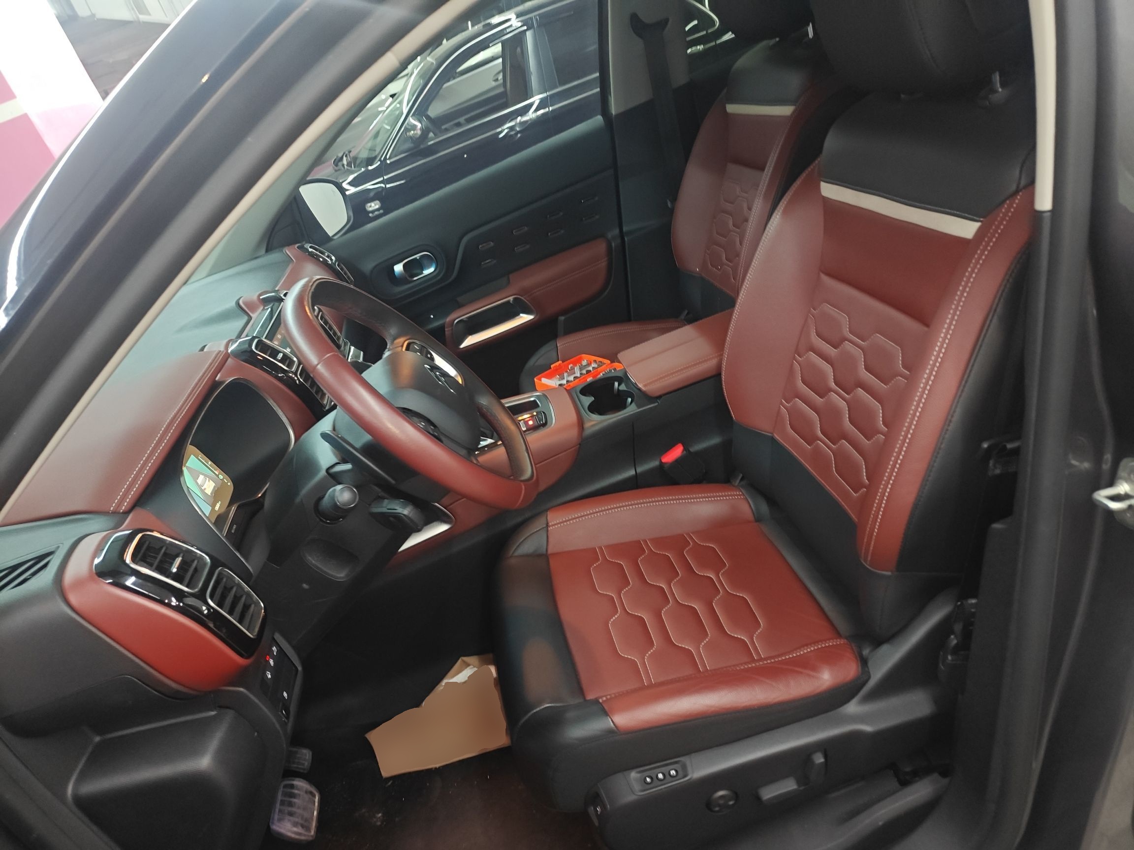 Переднее сиденье в автомобиле