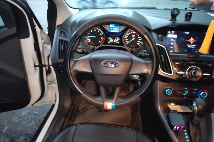 Used Ford Focus 2017 Hatchback 1.6L Automatic Comfort Plus SmartDrive Edition
