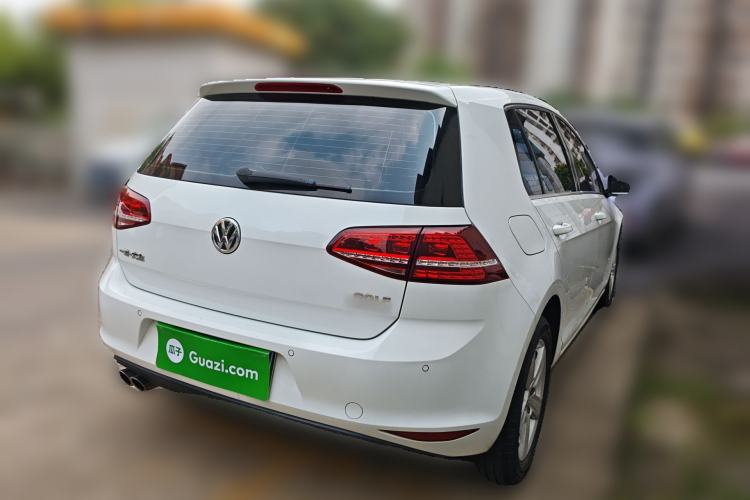 Used Volkswagen Golf 2017 1.6L Automatic Comfort Million-Vehicle Anniversary Edition Rear Right 45 Deg