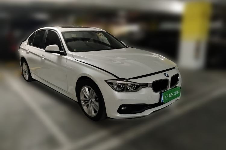 Used BMW 3 Series 2017 318i Fashion Model Front Right 45 Deg