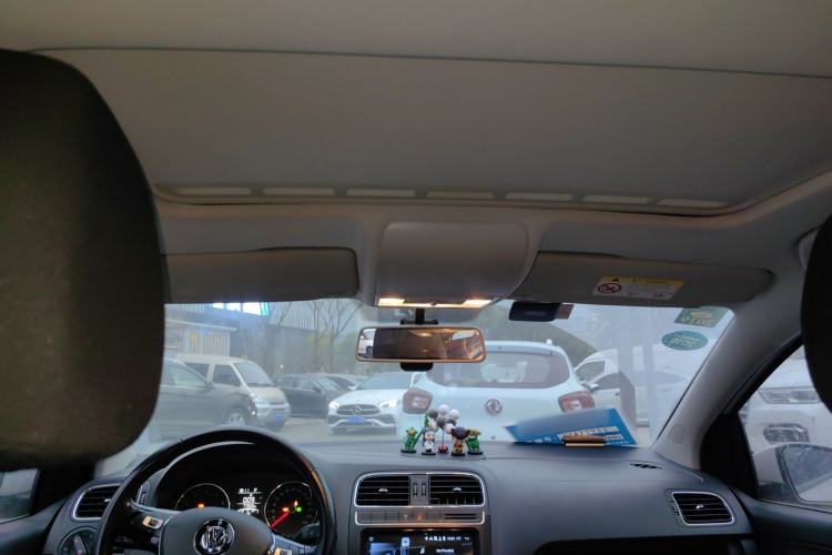 Used Volkswagen Polo 2016 1.6L Automatic Comfort Model
