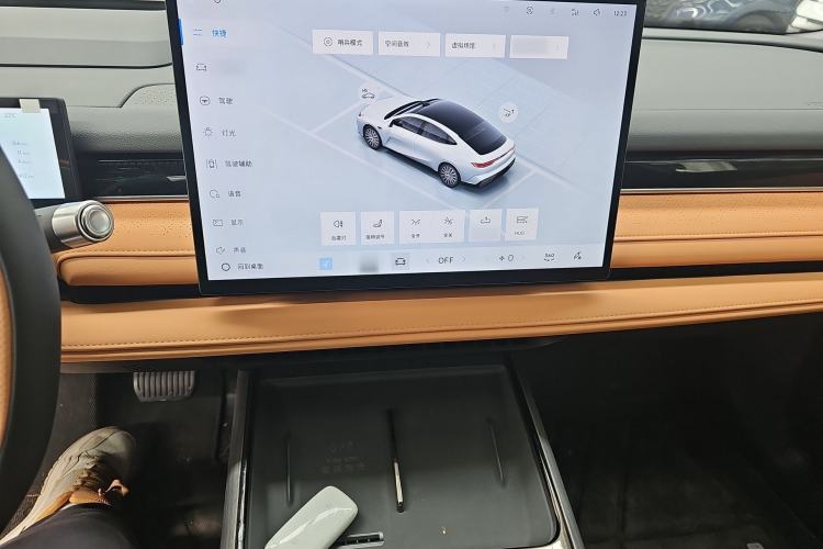 Used Geely Galaxy 8 2025 130km EM-i Flagship Edition Audio And AC Panel