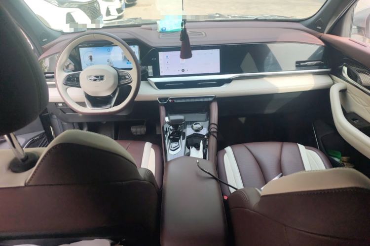 Used Geely Auto Monjaro L 2021 2.0TD High-Power Automatic All-Wheel-Drive Flagship Version Center Console