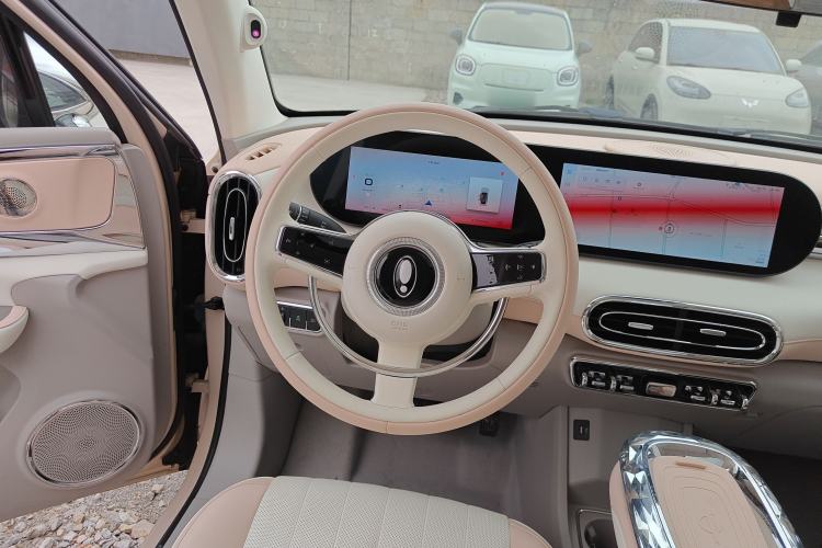 Used ORA Ballet Cat 2022 401 km Nutcracker Edition
