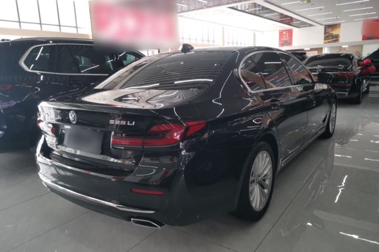 Used BMW 5 Series 2022 Second Facelift 525Li Luxury Package
