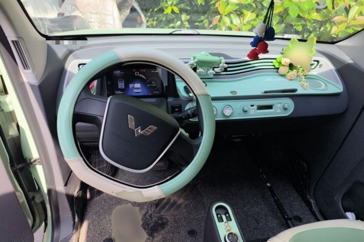 Used Wuling Hongguang MINIEV 2022 Macaron Premium Model – Lithium Iron Phosphate
