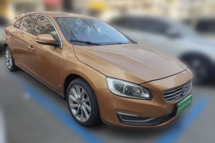 Used Volvo S60 2014 S60L 2.0T Zhiyuan Edition
