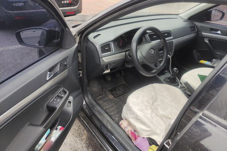 Used Volkswagen Lavida 2015 1.6L Manual Fashion Edition