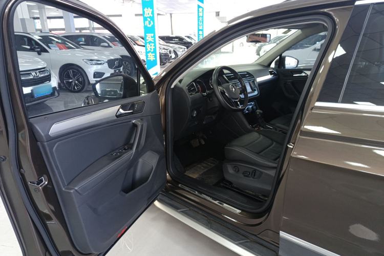 Used Volkswagen Tiguan L 2017 330TSI Automatic Two-Wheel Drive Comfort Edition Driver Seat