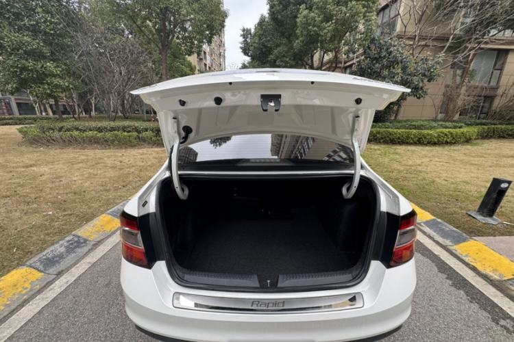 Used Skoda Rapid 2018 1.6L Manual Standard Edition Trunk