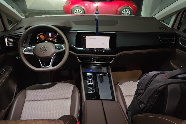 Used Volkswagen Viloran 2024 330TSI Business Edition Center Console