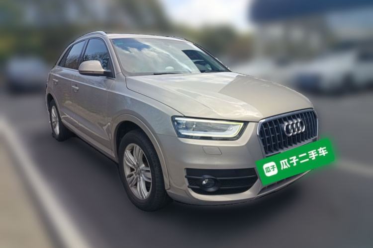 Used Audi Q3 2015 30 TFSI Comfort Model Front Right 45 Deg