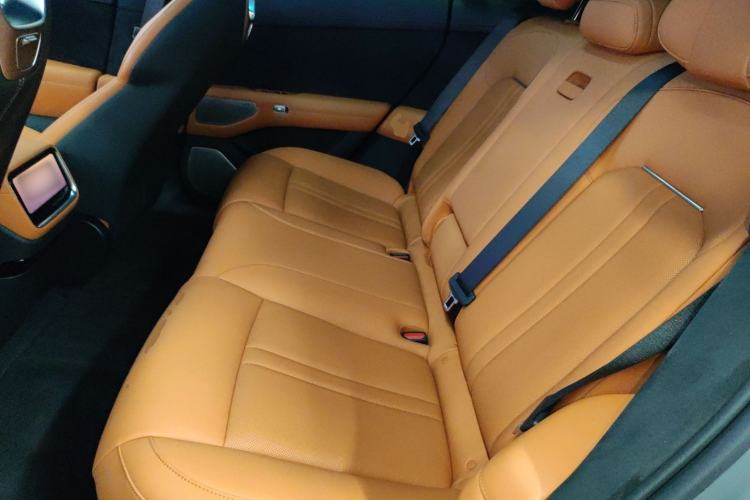 Used Xiaomi Auto YU7 2025 Ultra-Long Range High-Performance All-Wheel-Drive Max Edition Left Rear Seat