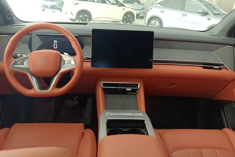 Used BYD Tang L 2025 DM 175KM Drone Player Edition Center Console