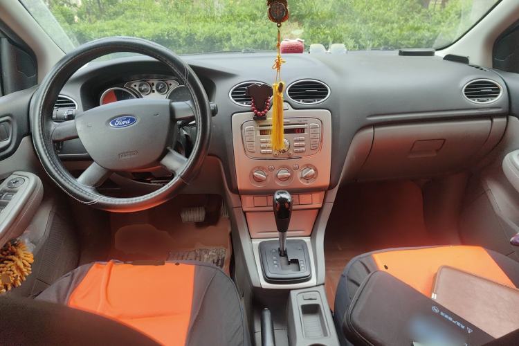 Used Ford Focus 2013 Hatchback Classic 1.8L Automatic Base Model Center Console