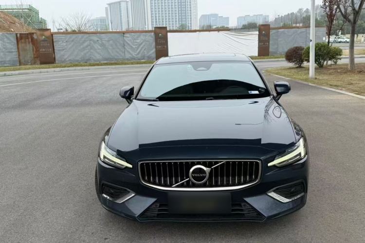 Used Volvo S60 2023 B4 Zhiyi Luxury Edition
