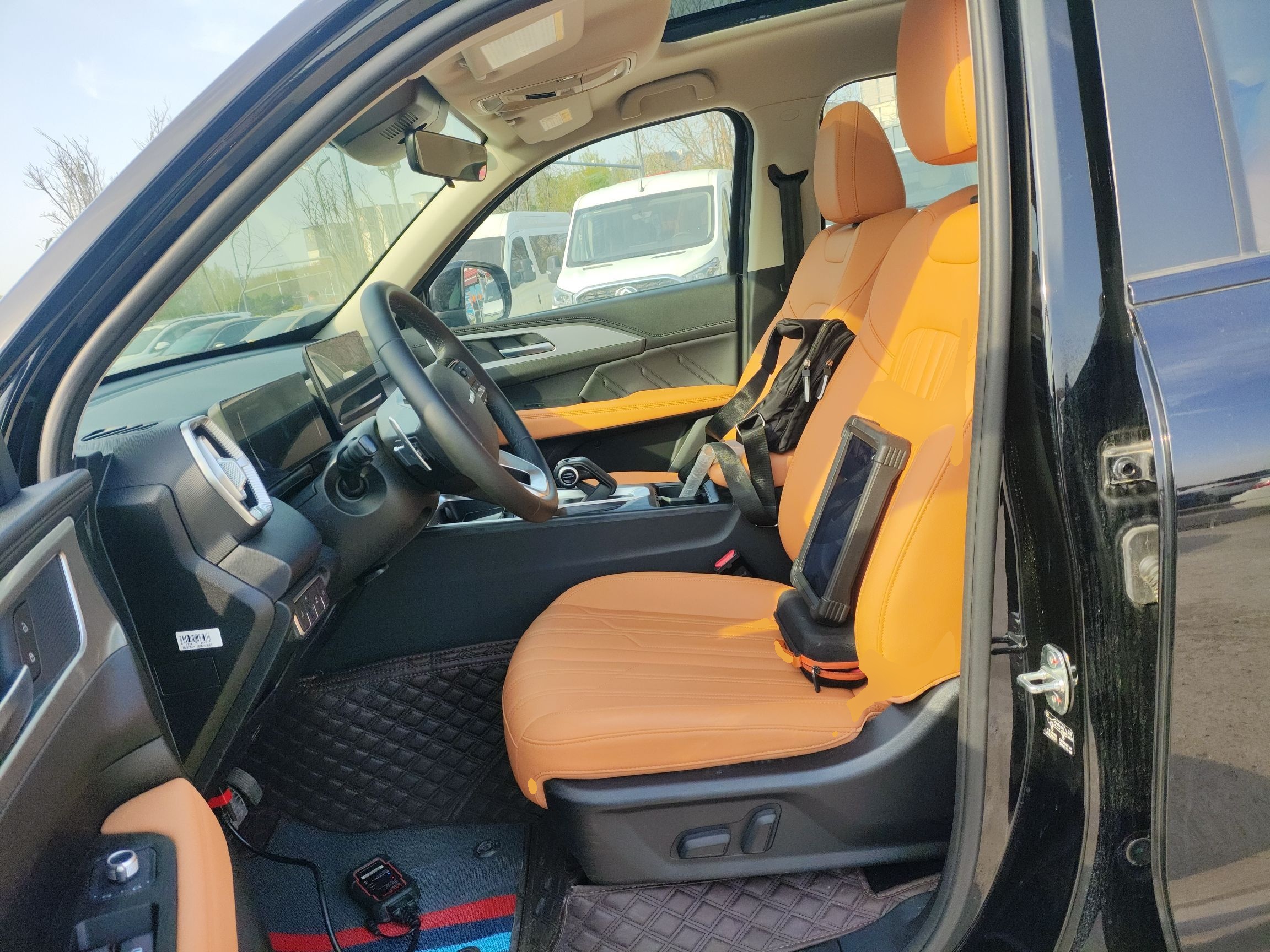 المقاعد الأمامية داخل السيارة