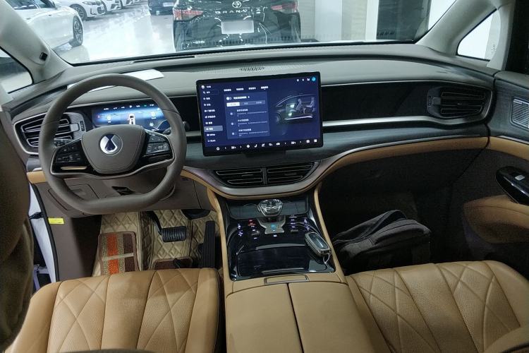 Used Denza D9 2022 DM-i 970 Four-Wheel Drive Flagship Model