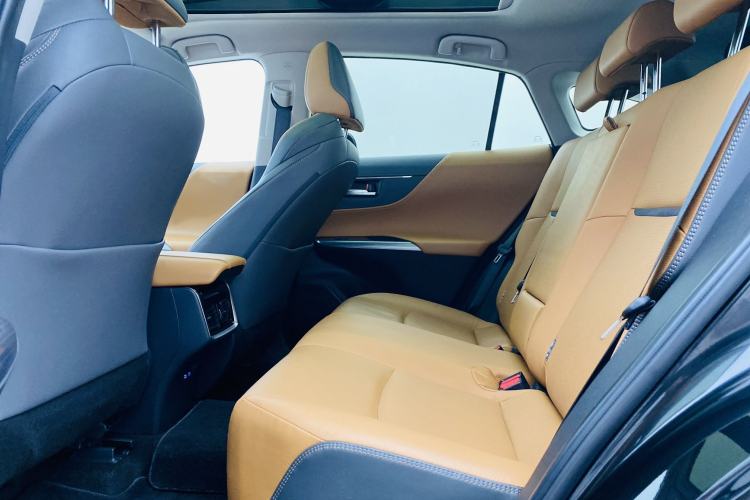 Used Toyota Venza 2022 2.0L CVT Four-Wheel Drive Supreme Edition Interior 4