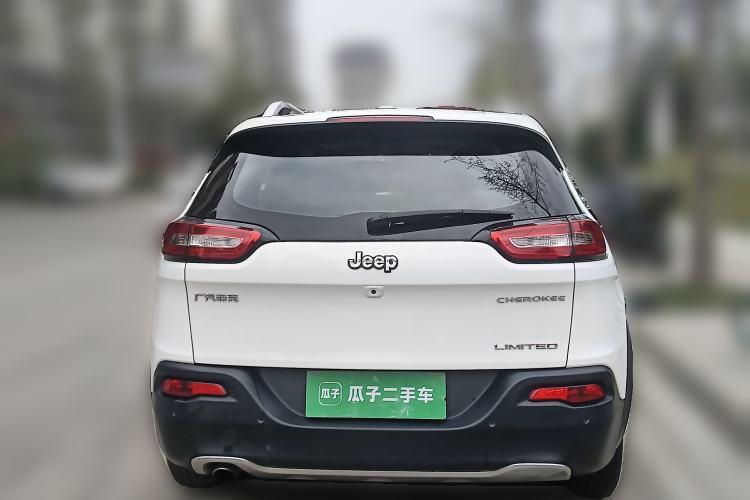 Used Jeep Cherokee 2017 2.0L Superior Edition