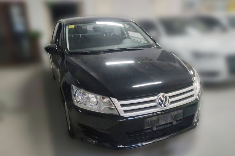 Used Volkswagen Santana 2015 1.6L Automatic Fashion Edition Front Right 45 Deg