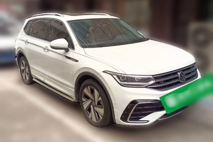 Used Volkswagen Tiguan L 2023 Restyled 330TSI Automatic Two-Wheel Drive R-Line Enhanced Comfort Version Front Right 45 Deg