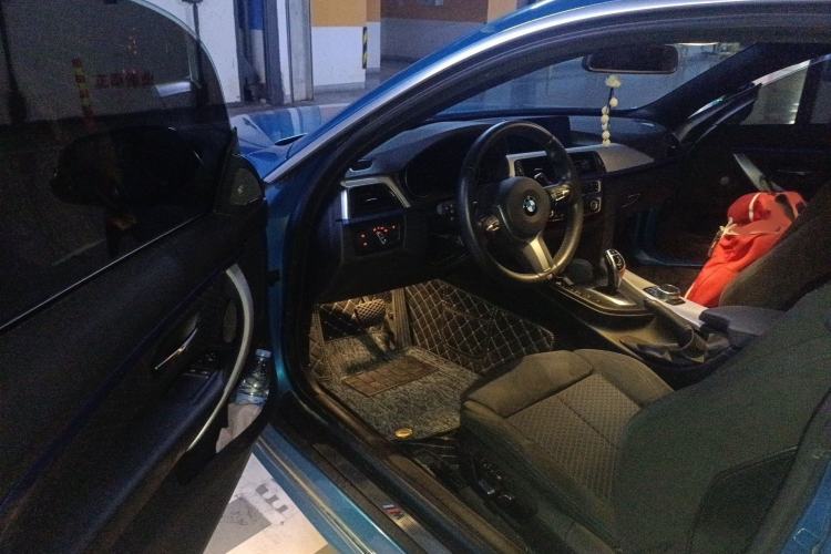 Used BMW 4 Series 2019 425i M Sport Package Interior 3