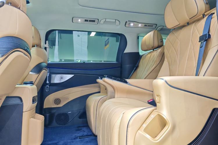 Used Denza D9 2024 DM-i 980 Four-Wheel Drive Prestige Model
